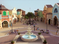 Molfetta, Outlet Village