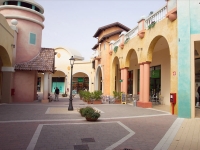 Molfetta, Outlet Village