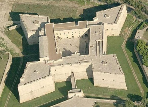 Barletta, Castello Federiciano